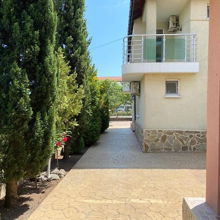 Sunny Guest House Ravda Exterior photo