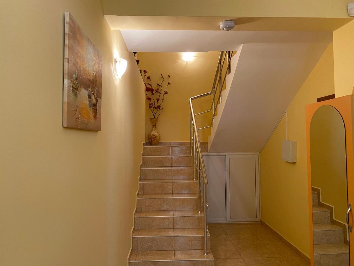 Sunny Guest House Ravda Exterior photo