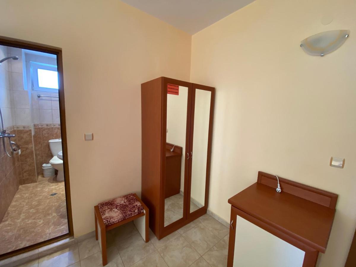 Sunny Guest House Ravda Exterior photo