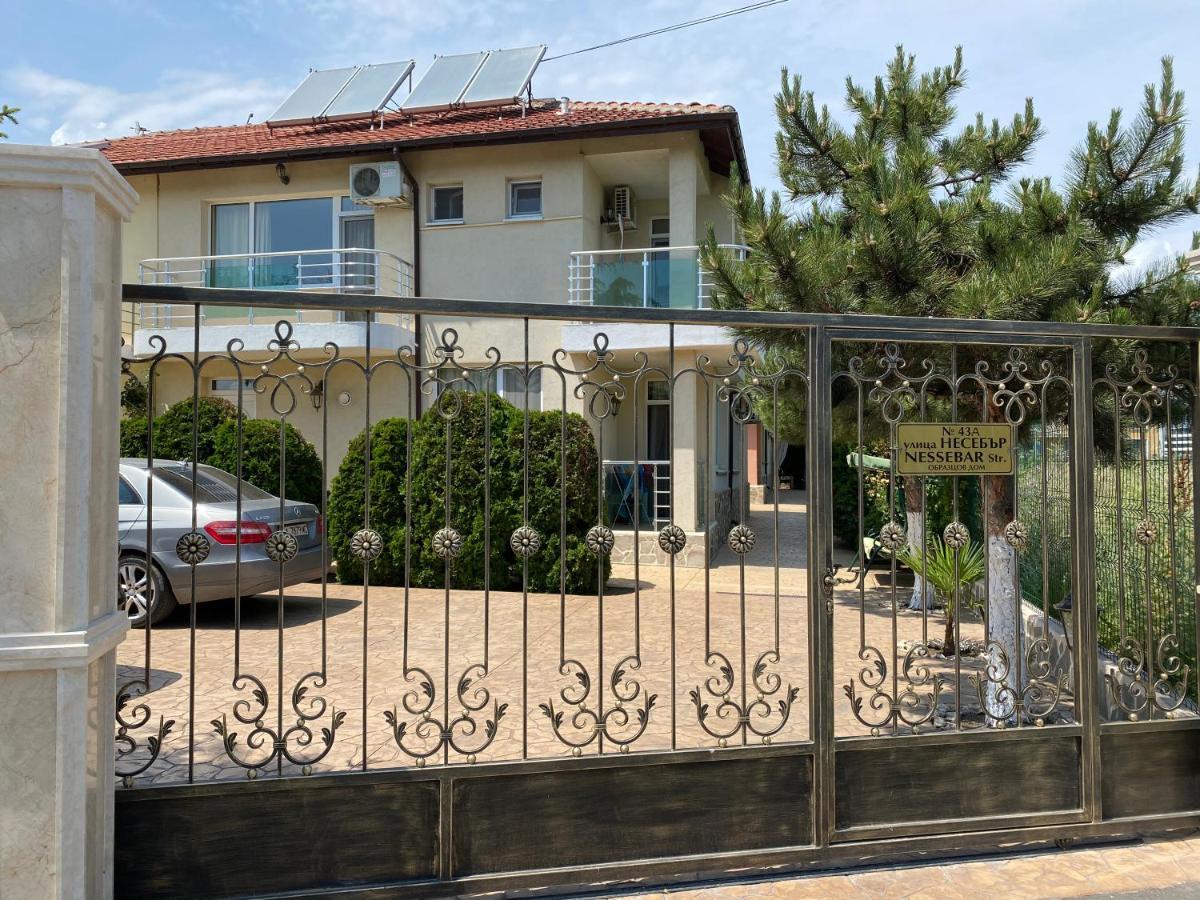 Sunny Guest House Ravda Exterior photo